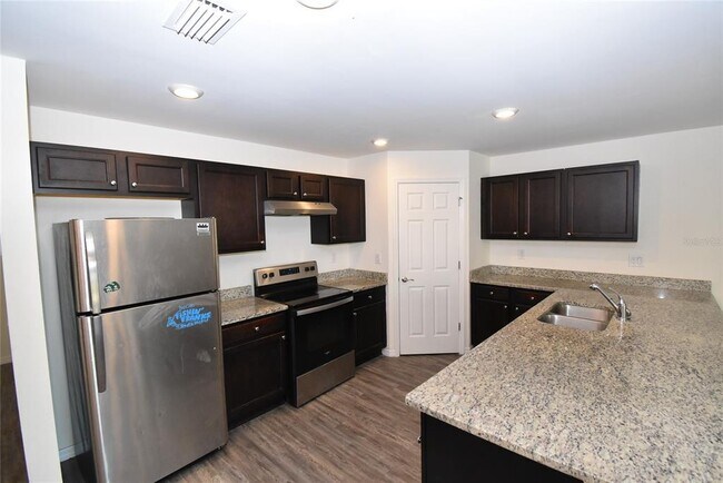 Foto del edificio - 1185 Highlands Rd