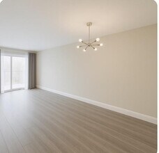 Building Photo - 800 Parkview Dr