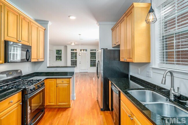 Building Photo - 635 Highpark Ln