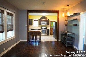 Foto del edificio - 419 W Lullwood Ave
