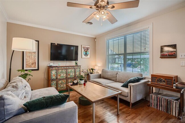 Building Photo - 5515 Avenue F