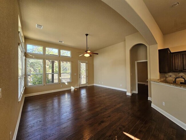 Building Photo - 15311 Glen Heather Dr