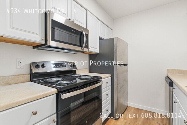 Building Photo - 2 bedroom/ 1 Bathroom
