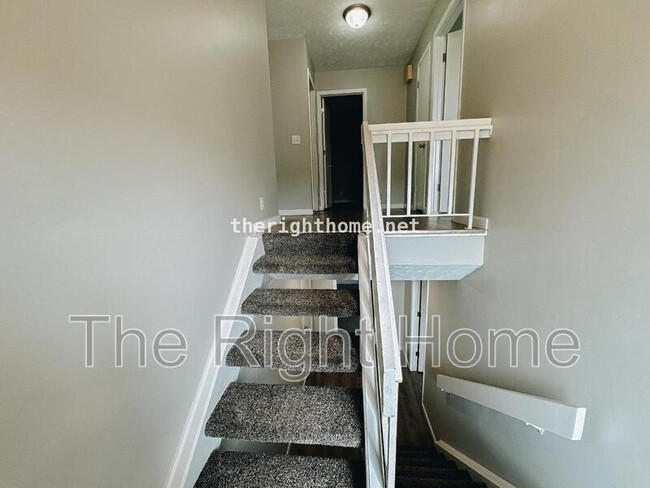 Foto del edificio - 5141 Raven Oaks Cir