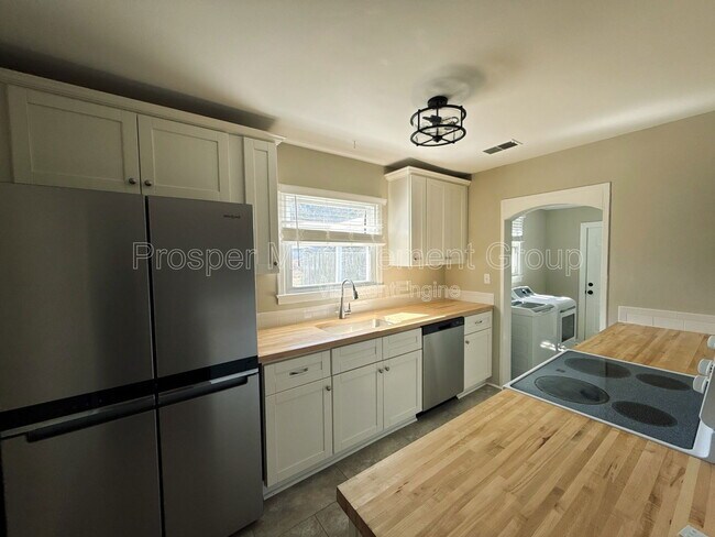 Foto del edificio - 1214 Hawthorne Cir