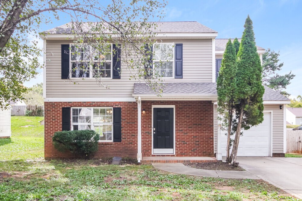 Primary Photo - 2423 Fabyan Ln