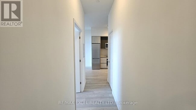 Building Photo - 5858 Yonge St