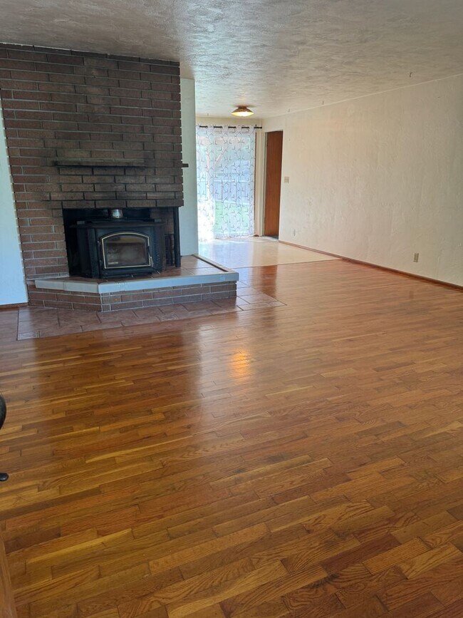 Foto del edificio - 1270 W Hilliard Ln