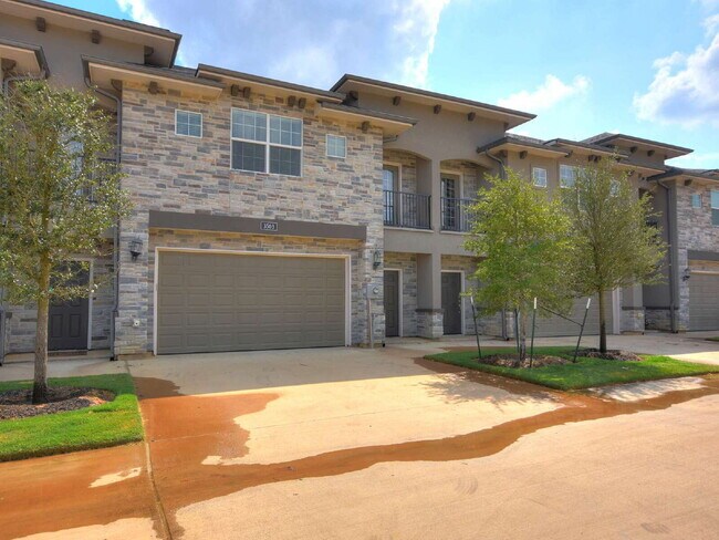 Foto del edificio - 3503 Summerway Dr