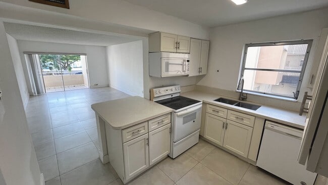 Building Photo - 7745 SW 86th St