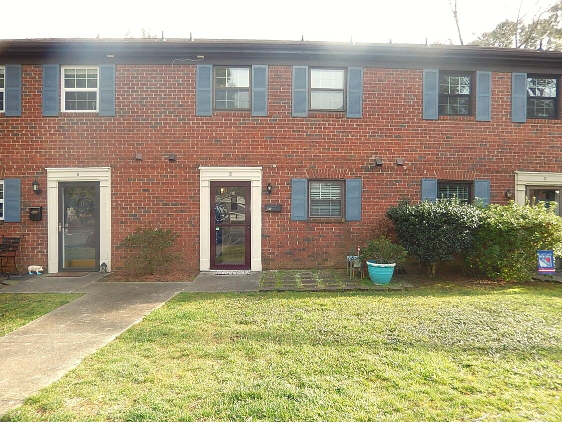 Primary Photo - 5805 Nottoway Ct