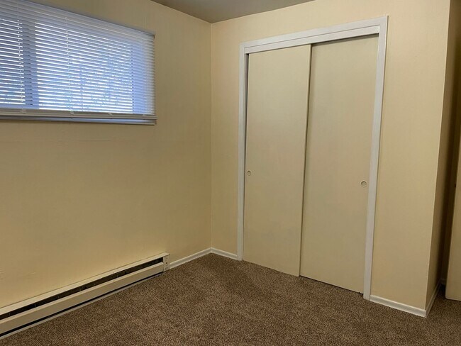 Building Photo - 6127 N Colton St