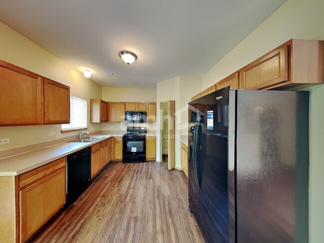 Building Photo - 169 Holmes Pl