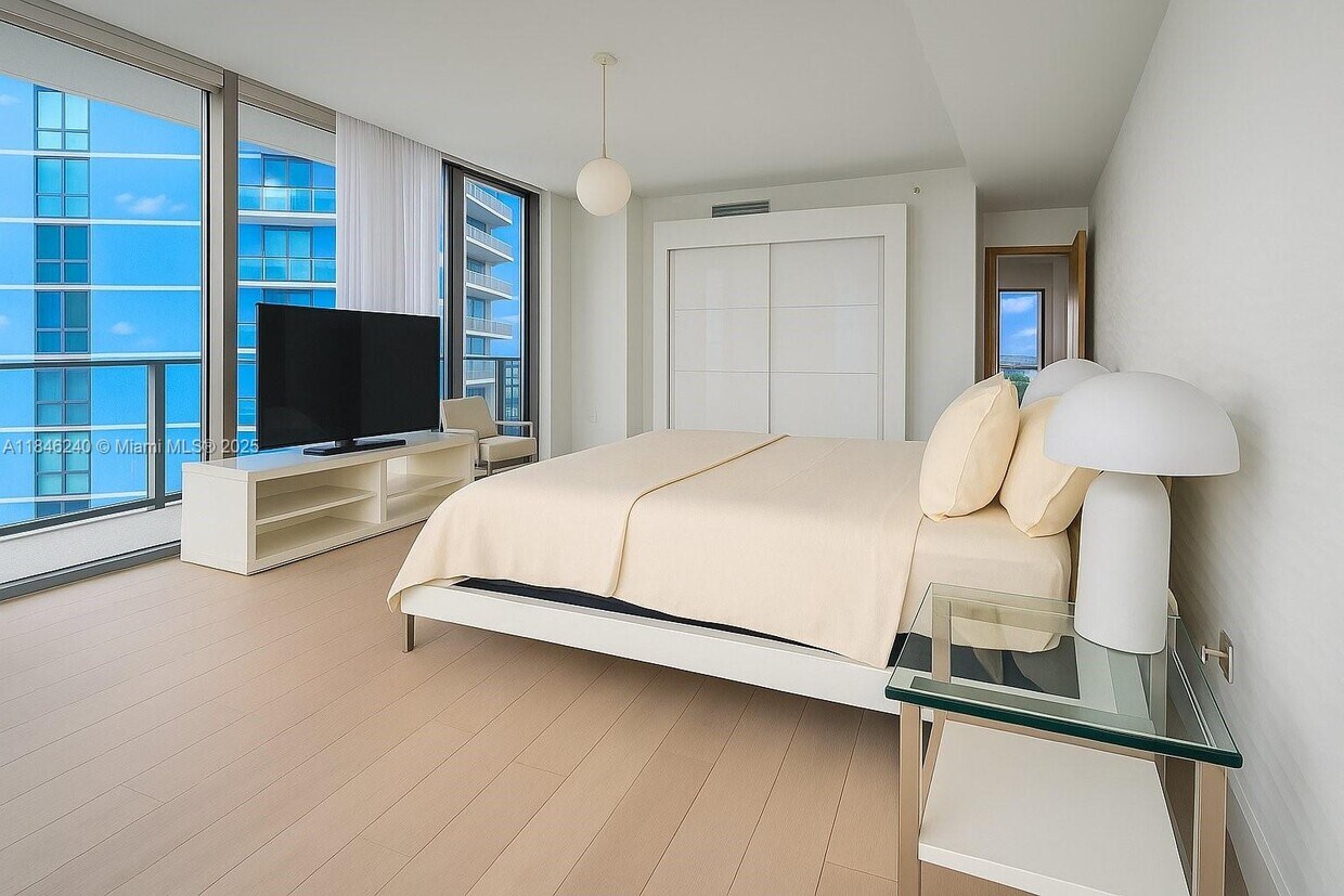 Foto principal - 480 NE 31st St