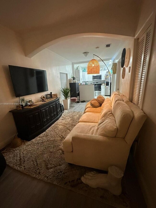 Foto del edificio - 1874 NW 65th St