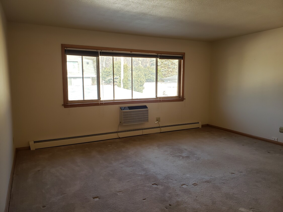 Foto principal - 11824 W Bluemound Rd