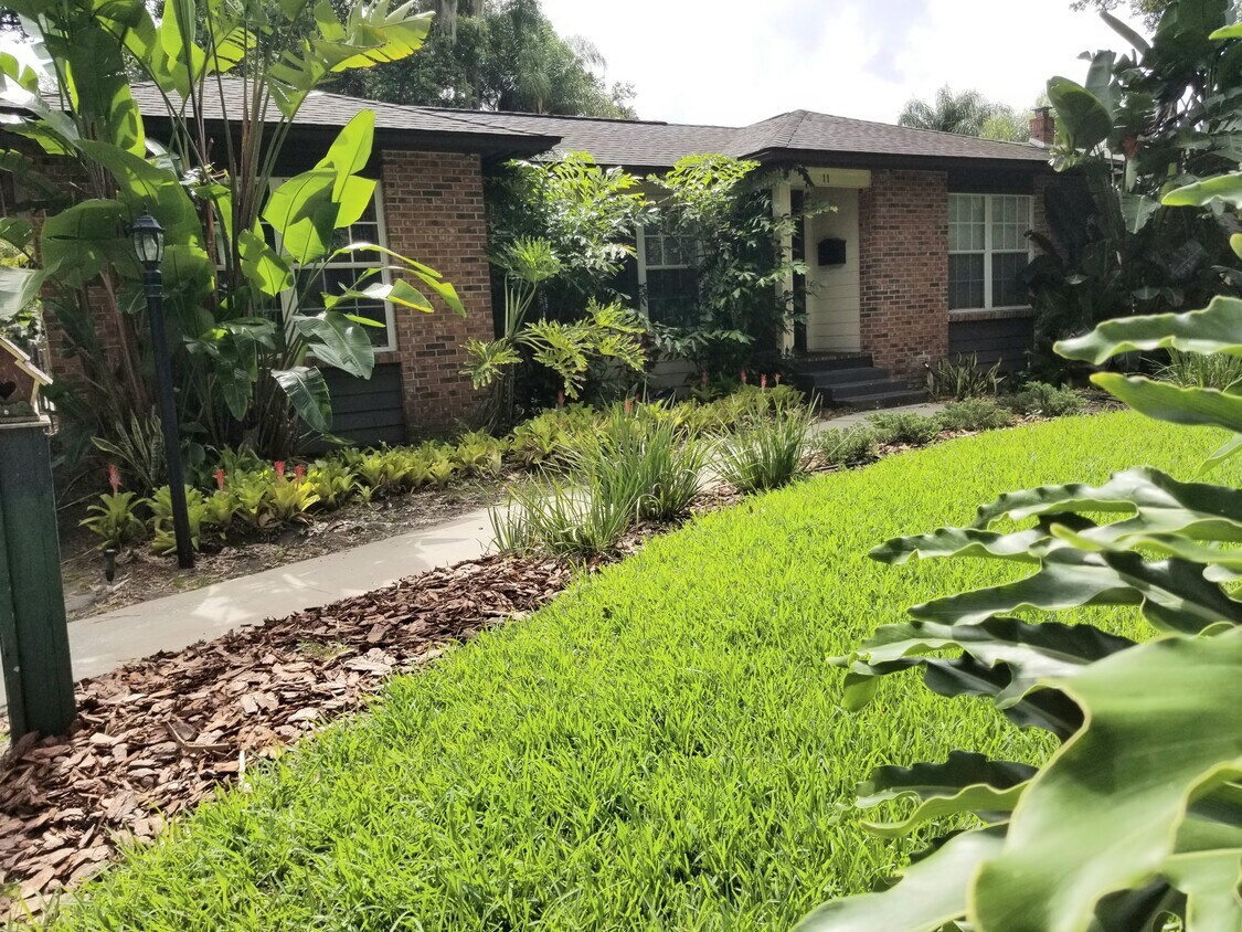 11 Rosearden Dr, Orlando, FL 32803 House for Rent in Orlando, FL