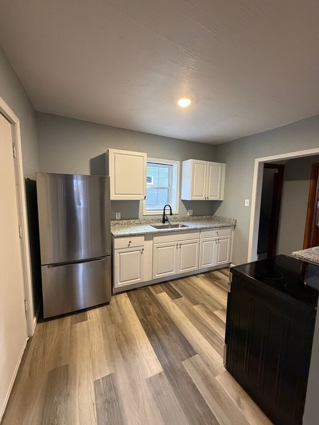 Building Photo - Spacious Akron Home – Lease to Purchase or Vouchers Only | Open House Feb 8