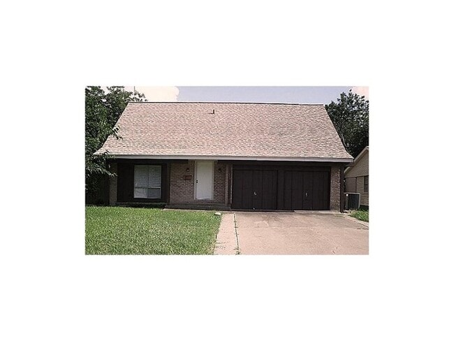 Building Photo - 1514 Regina Ct S