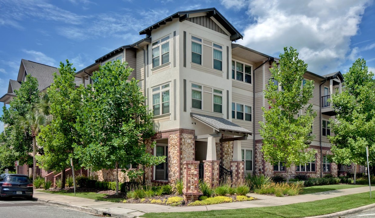 Foto principal - 909 SW 6th Ave