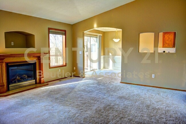 Foto del edificio - Beautiful Private Community Rancher