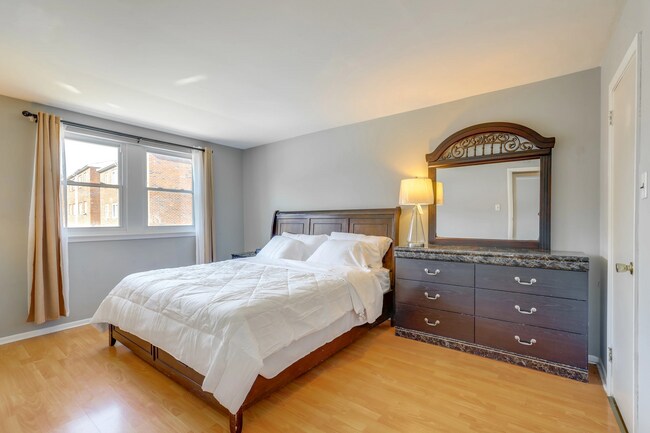 Foto del edificio - 9192 Frankford Ave