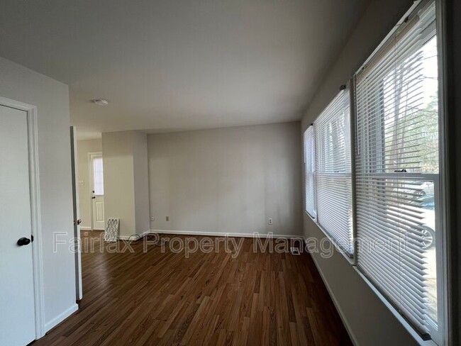 Building Photo - 1107 Timber Dr