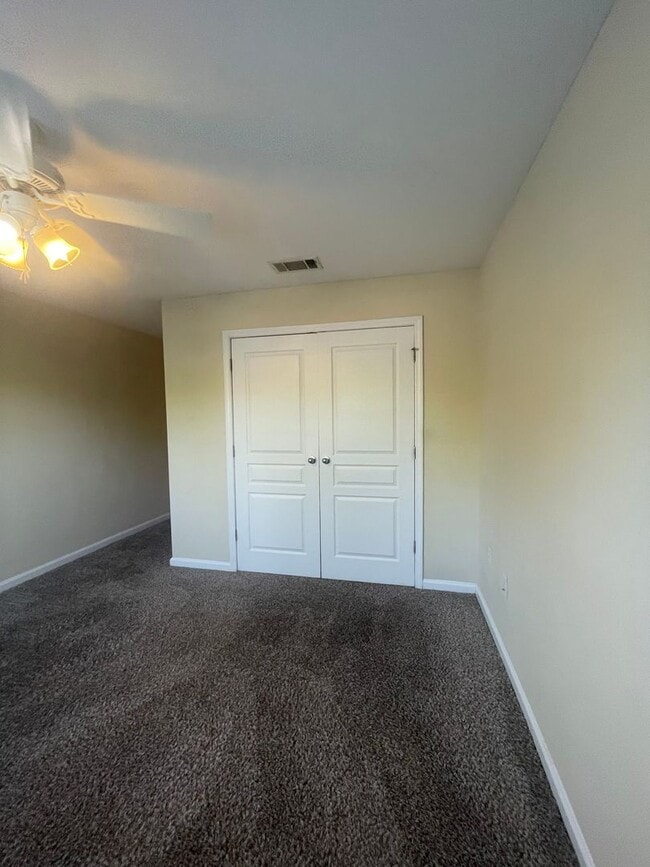 Foto del edificio - 17-1713 J&amp;S