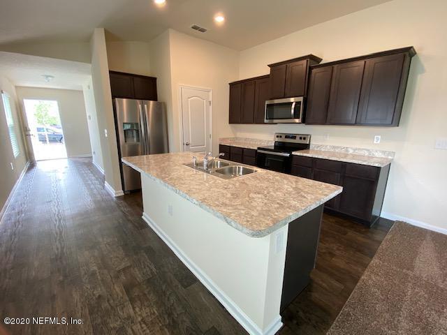 Foto del edificio - 8256 Meadow Walk Ln
