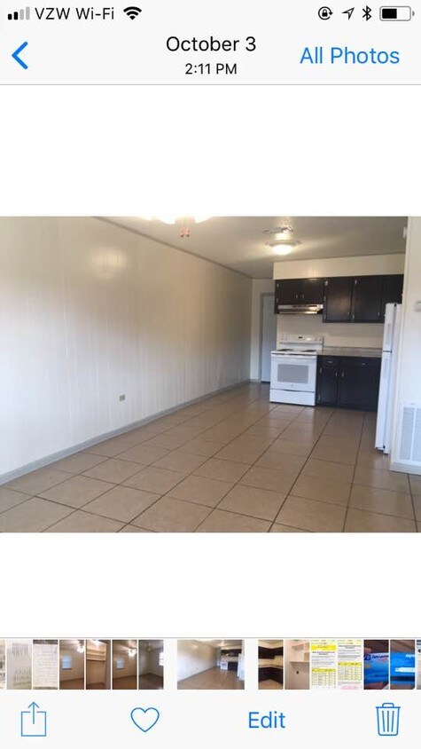 Sala de estar abierta - 3600 Friendswood Dr