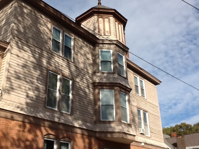 Foto del edificio - 36 Covel Ave