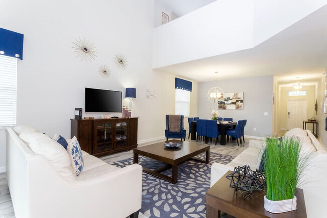 Building Photo - Elegant Blue Moon House - TOP Stay 10 Minu...