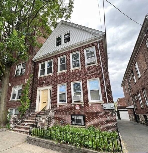 Primary Photo - 9 Van Houten Ave