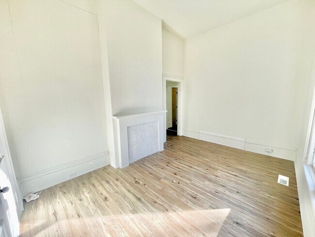 Foto del edificio - Beautiful 3 Bed 1 Bath Historic Home Locat...