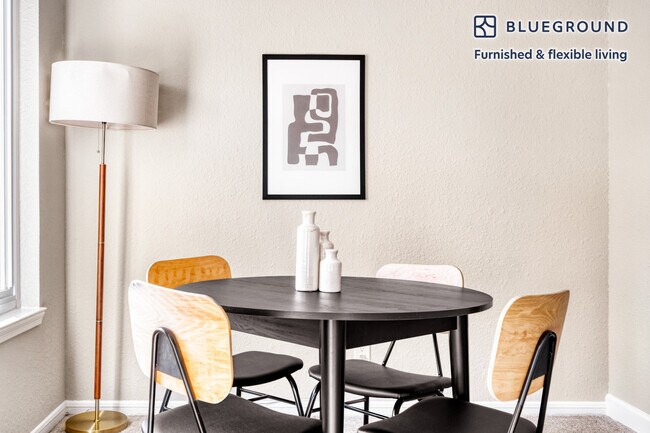 Foto del edificio - 744 Bounty Dr