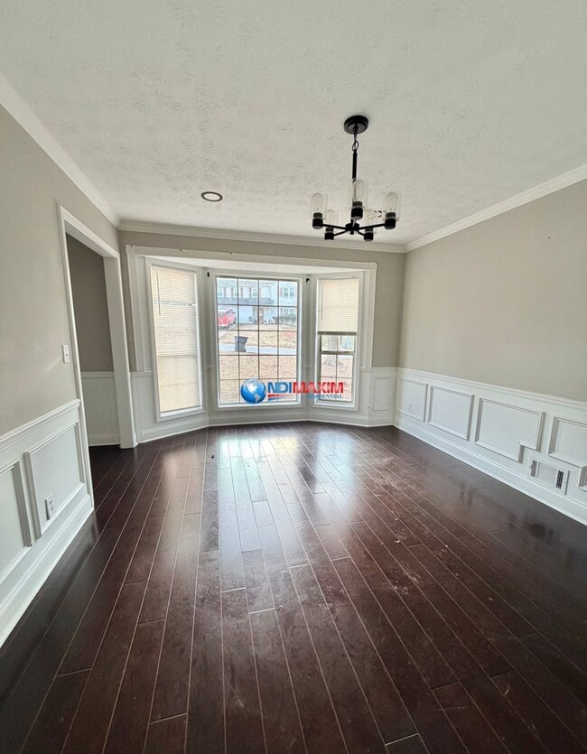 Foto del edificio - Newly RENOVATED 4-bedroom house, finish basement in Lilburn