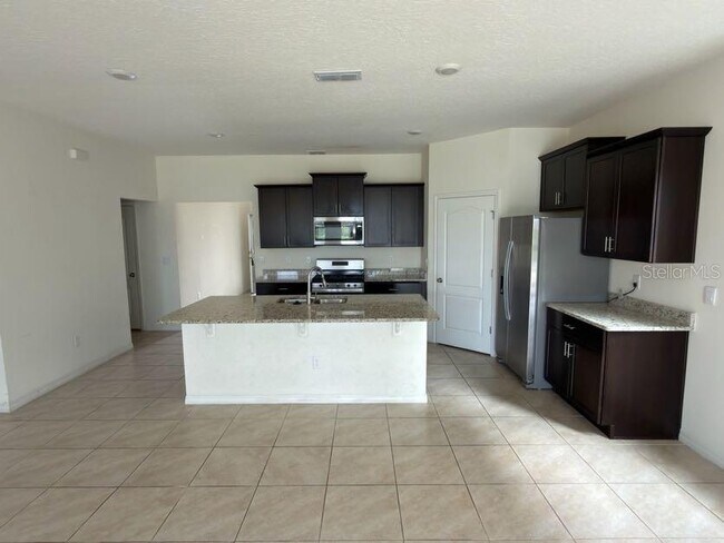 Foto del edificio - 7604 Oakmoss Loop