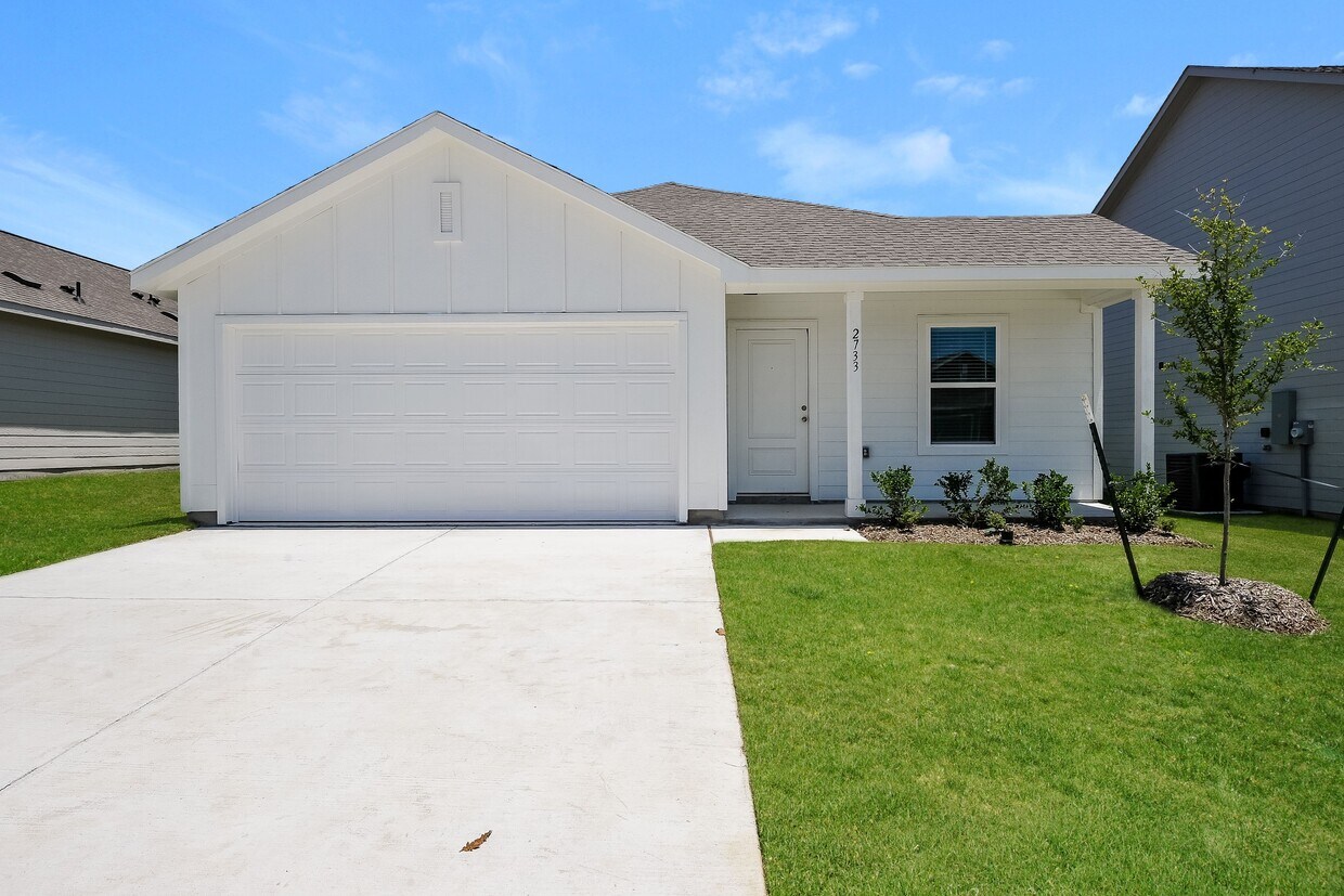 Foto principal - 2745 Mistwood Dr