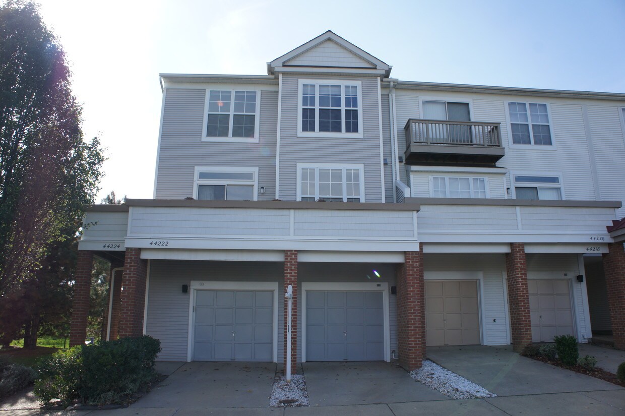 44222 Shady Glen Terrace, Ashburn, VA 20147 Townhome Rentals in
