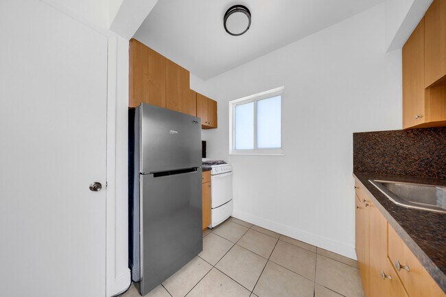 Foto del edificio - 6844 Abbott Ave