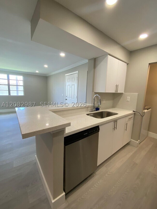Building Photo - 1257 SW 46th Ave