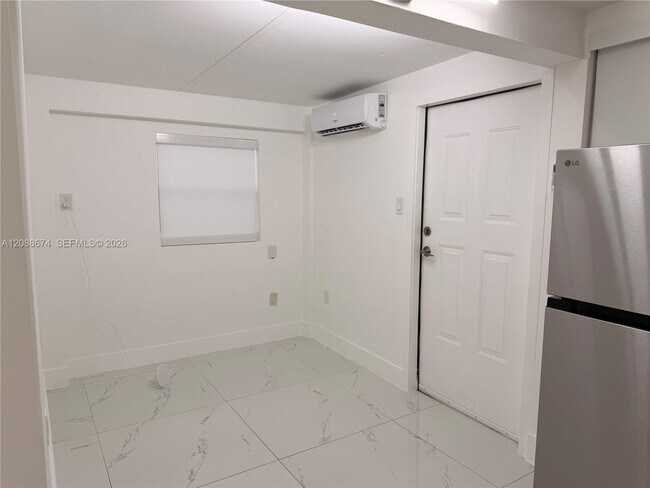 Foto del edificio - 3354 NW 50th St