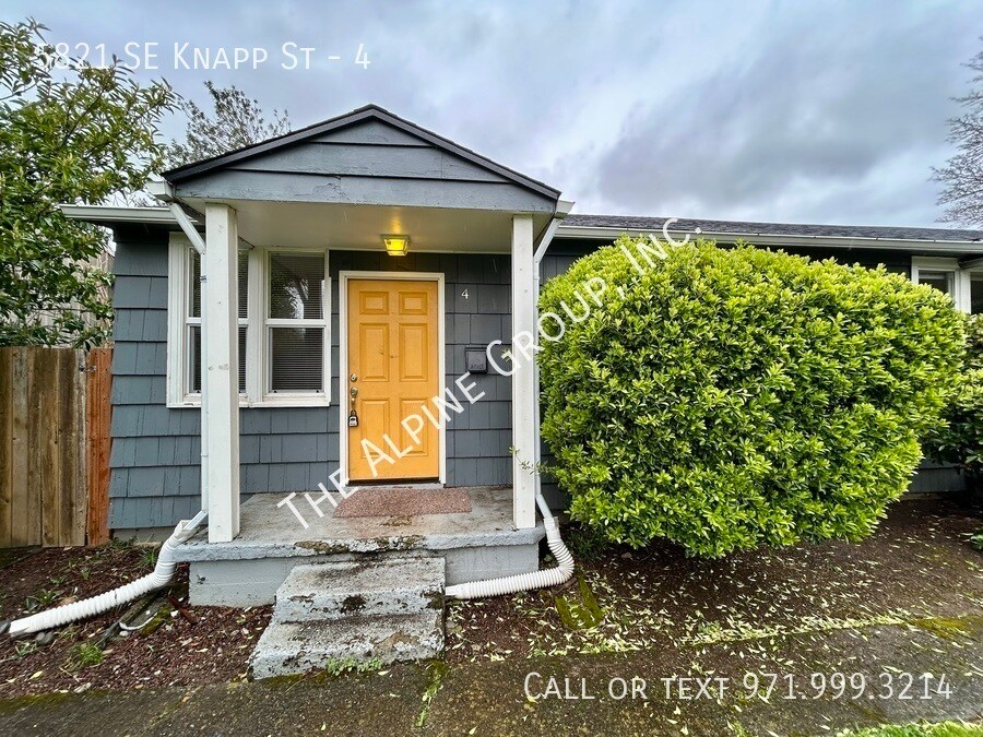 Foto principal - 5821 SE Knapp St