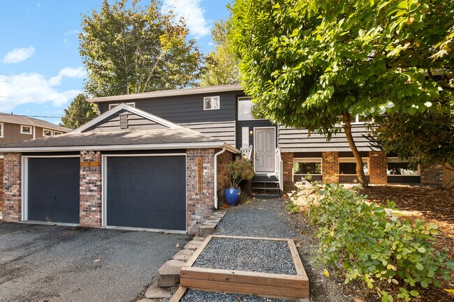 Foto del edificio - 22808 Brier Rd