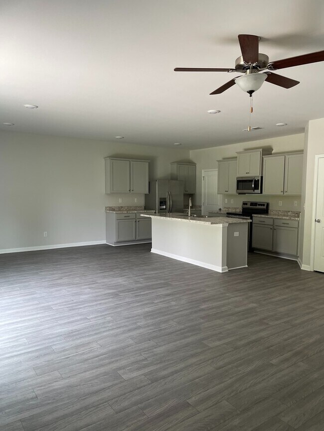 Building Photo - 2057 Jessica Way