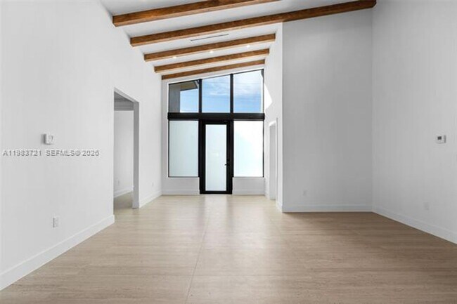 Foto del edificio - 3905 SW 5th St
