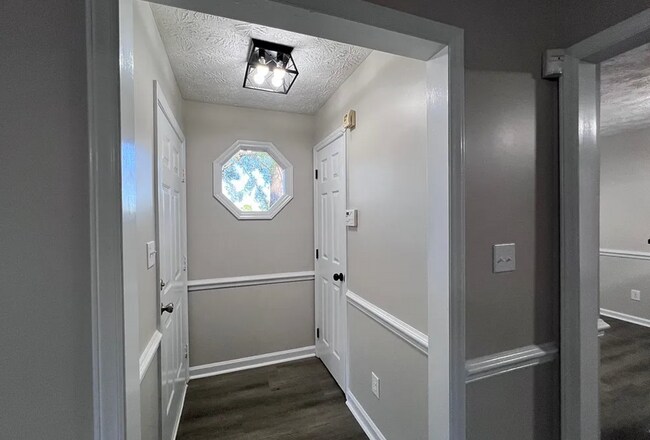 Foto del edificio - NEW LISTING!!!!!
