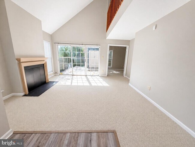 Building Photo - 982 Yachtsman Way