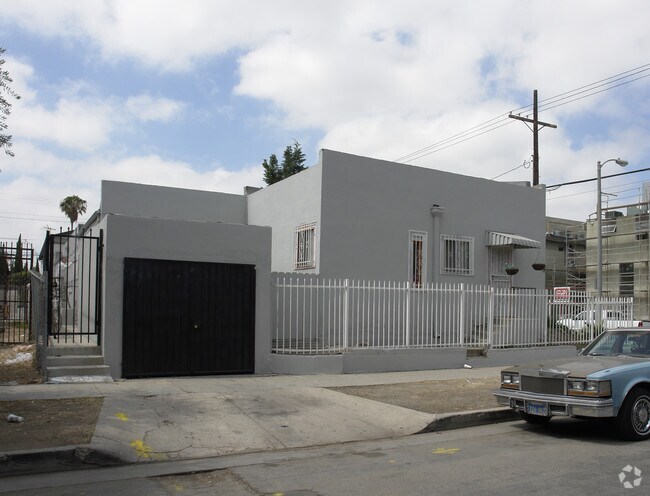 Building Photo - 760 El Centro Ave