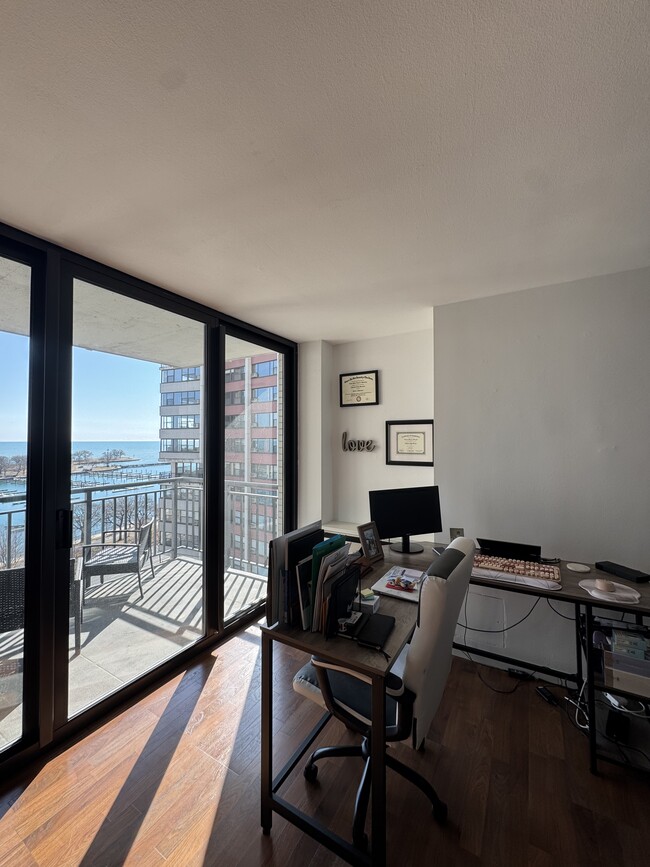 Foto del edificio - 3430 N Lake Shore Dr